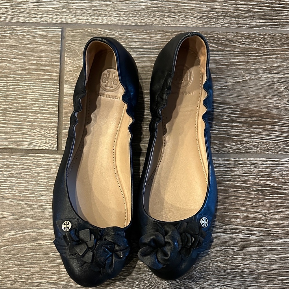 Tory Burch Black Leather Floral Rosette Ballet Flats